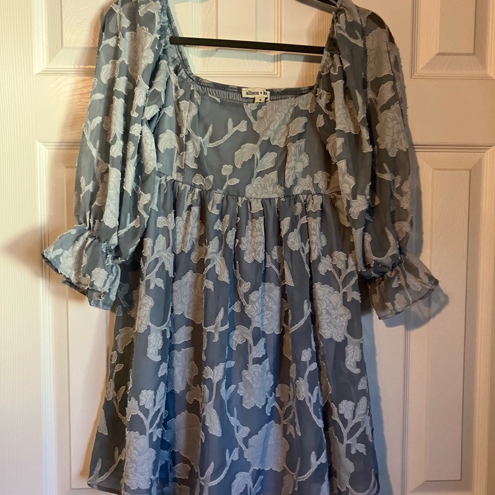 Elegant Blue Floral Long Sleeve Dress